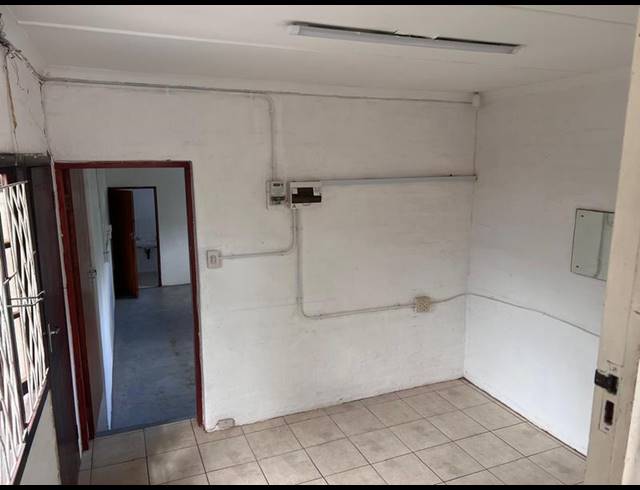 BUSINESS PROPERTY TO RENT IN SHELLY BEACH